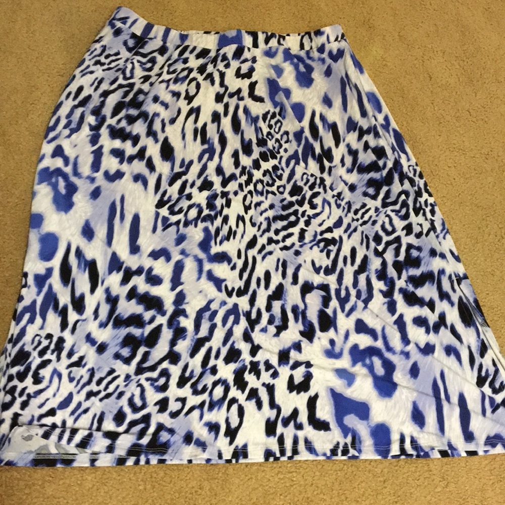 Mid-length skirt